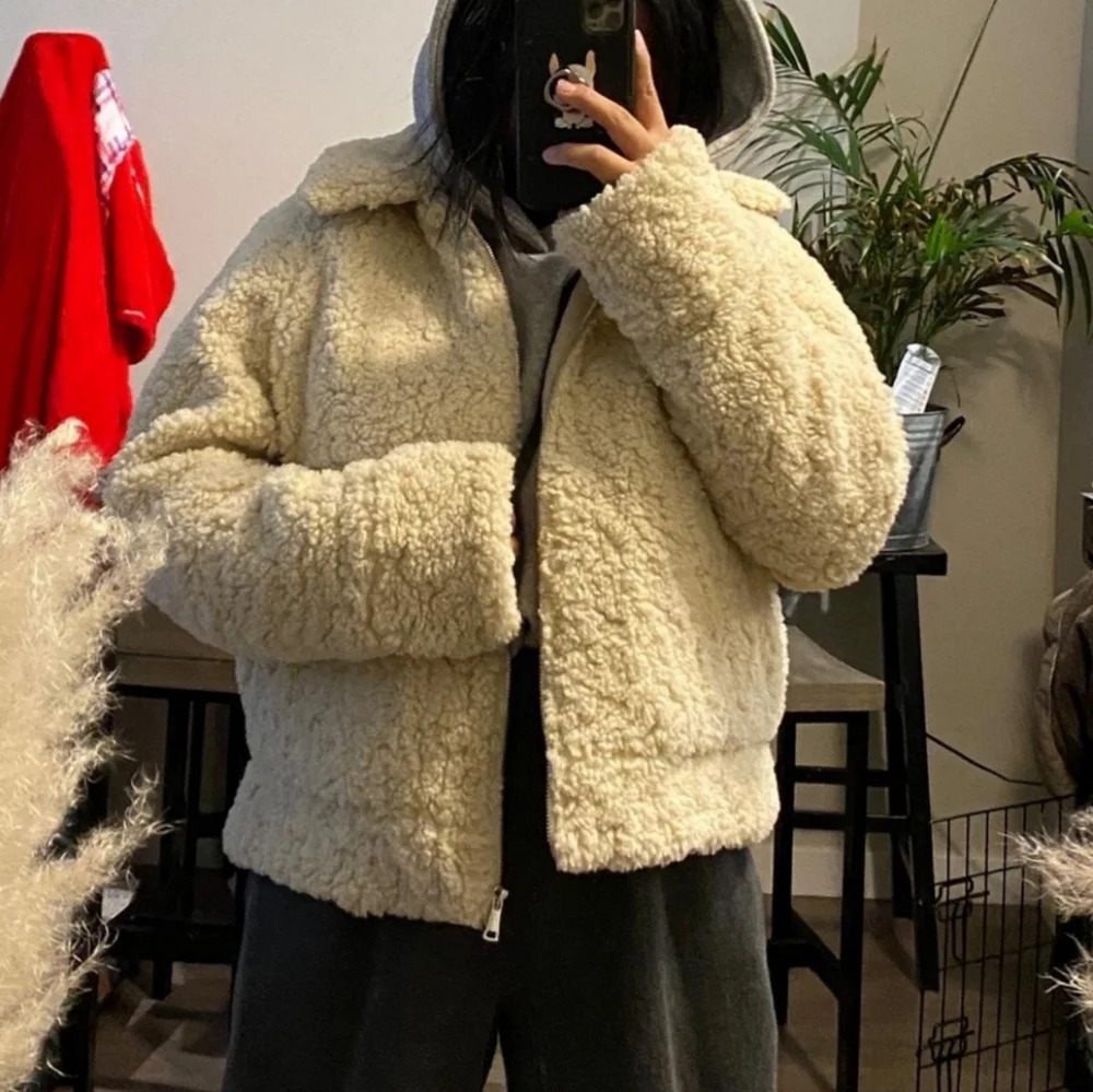 Zara Teddy Sherpa Boho Cropped Bomber Contemporary Jacket Cream Size Medium.